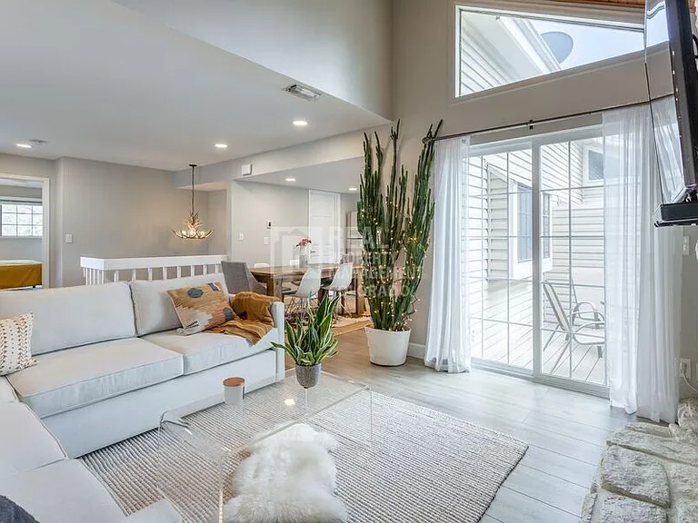 12406 E Pacific Cir #D — Photo 2