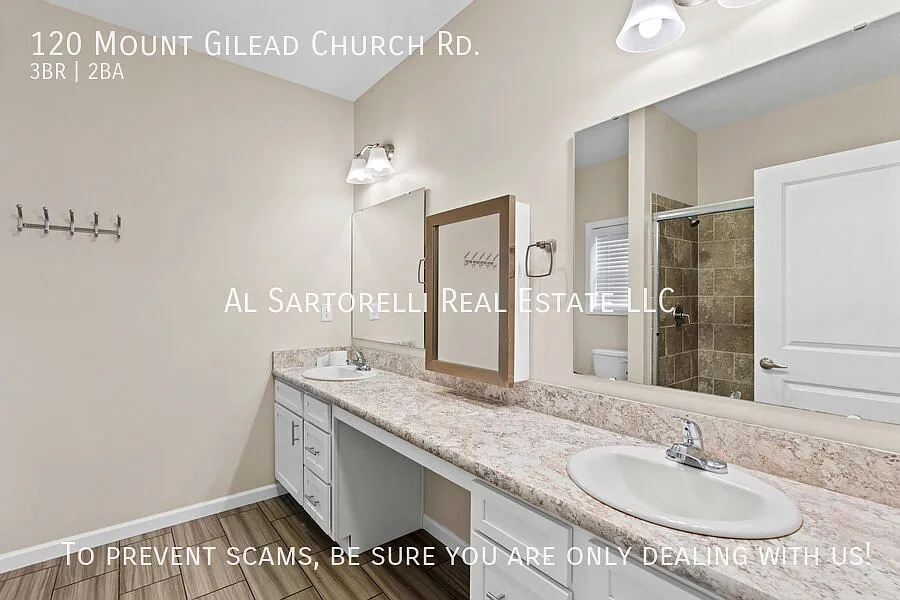 Beautiful Updated home, pet friendly and super clean! — Photo 3