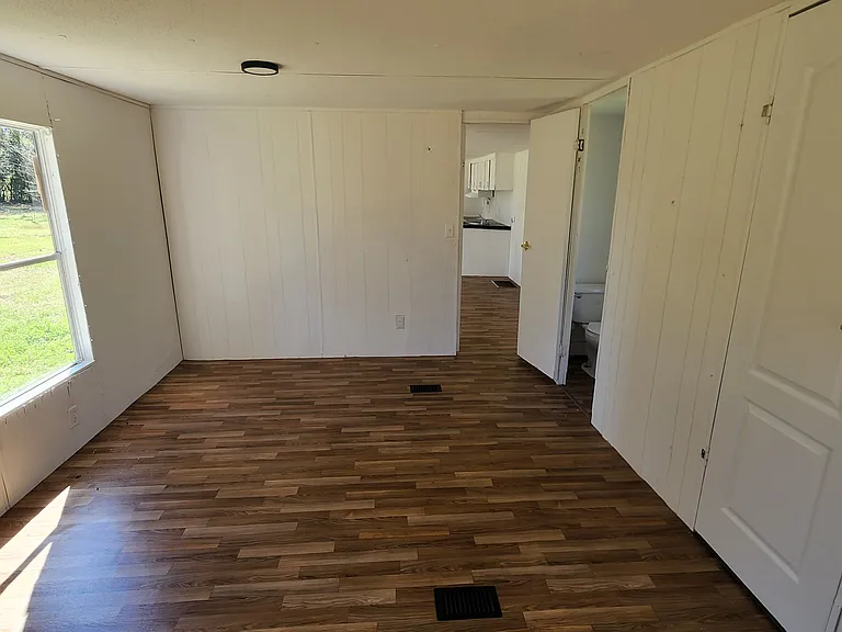923 Mercedes St #18 — Photo 7