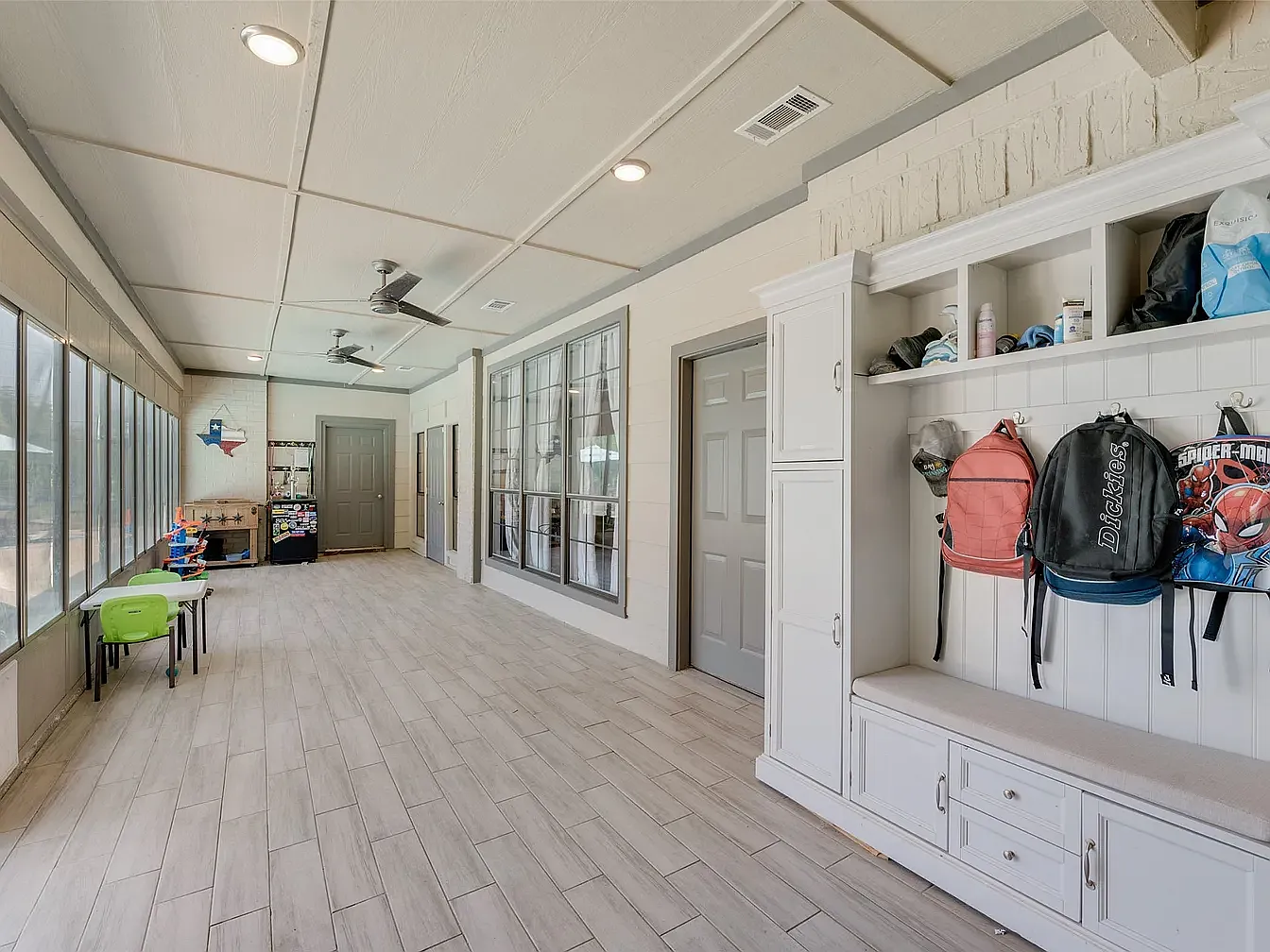 4 bed, 2669 sqft, $2,999 — Photo 1