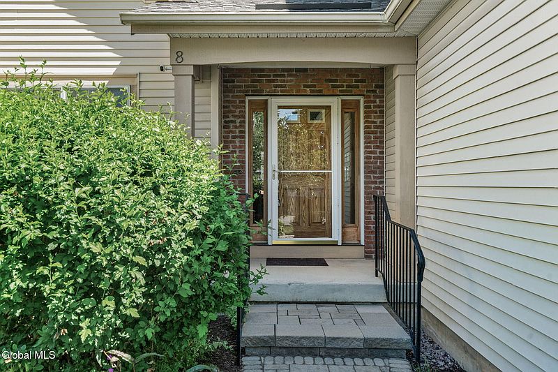 2nd image of 8 Sedgewyck Drive