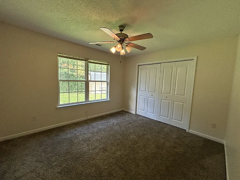 4 Idus Ln — Photo 14