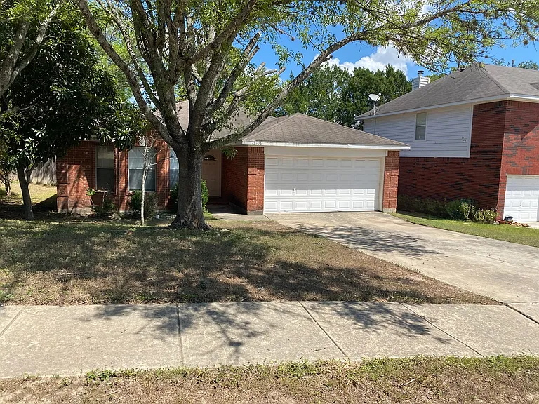13106 Forum Rd — Photo 2
