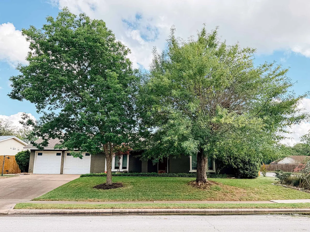 Building Photo - 5807 Burnhill Dr