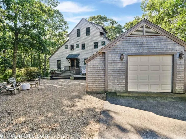 159 Lake St, Tisbury, MA 02568