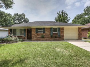 2123 Saxon Dr, Houston, TX 77018