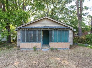 303 Graves St, Selma, NC 27576