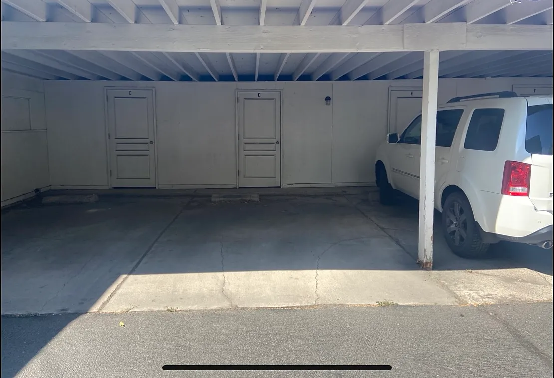 2 bed, 900 sqft, $1,795 — Photo 3