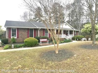 4664 Ferncroft Ct, Lilburn, GA 30047