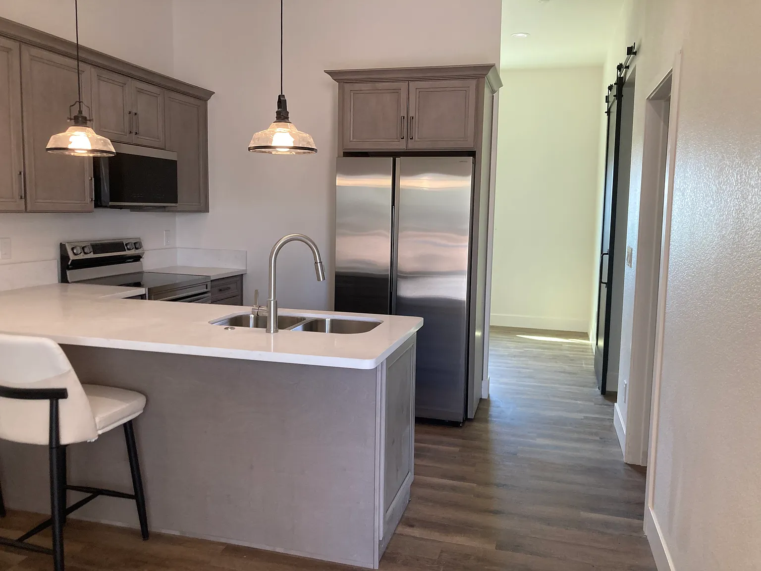 1 bed, 500 sqft, $1,600 — Photo 3