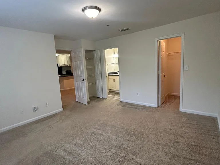 Wesley St. Claire Apartments at Lawrenceville — Photo 124