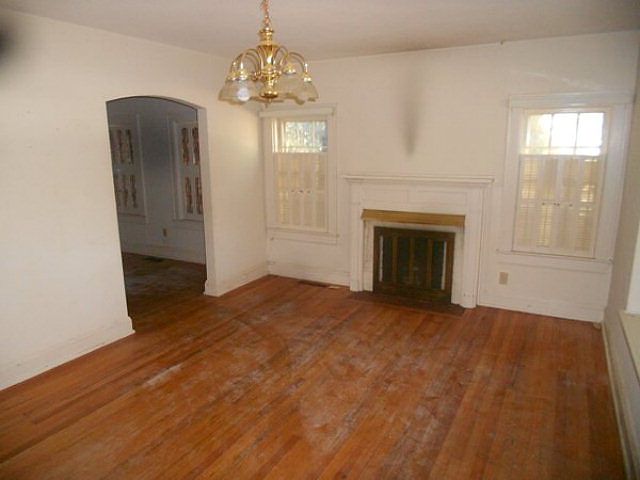 2nd image of 1138 Julia Ave