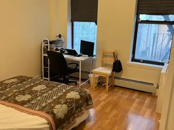 323 Bloomfield Street image 3 of 6