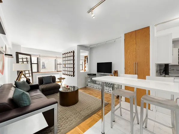 220 E 67th St APT 7J, New York, NY 10065