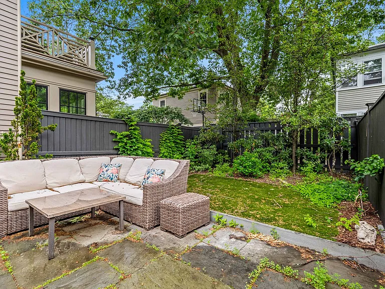 2 Brattle Cir — Photo 47