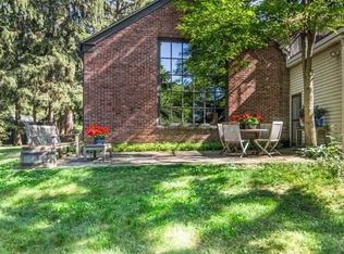 139 Nine Partners Ln #V, Millbrook, NY 12545