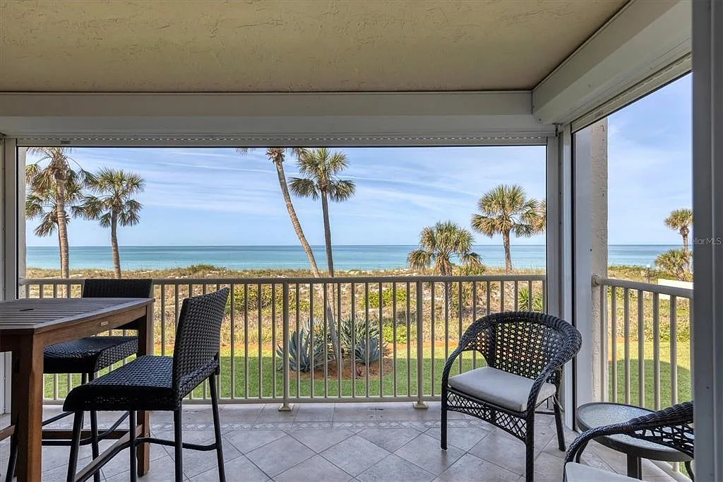 2 bed, 2.0 bath, 1411 sqft, $5,500 — Photo 1