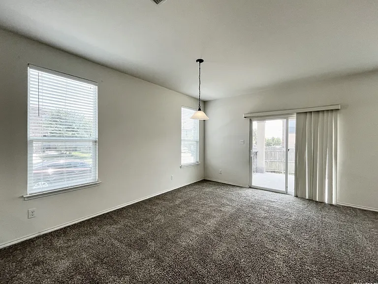 401 Ruby Ritz #401 — Photo 19