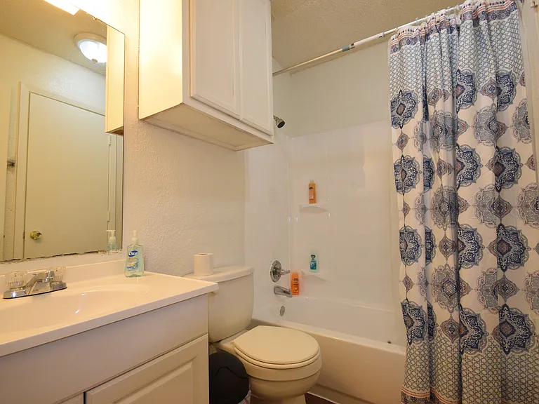 6401 Basswood Dr #C — Photo 8