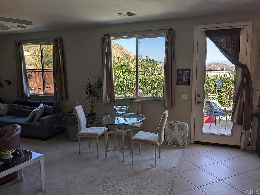 2 bed, 1809 sqft, $2,300 — Photo 4