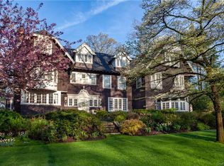 8 Woodlands Rd, Bronxville, NY 10528