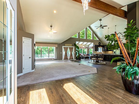 5th image of 40527 N Gridley Dr