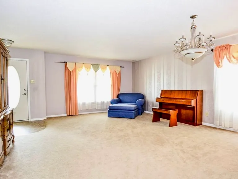 4182 Fletcher Dr — Photo 5