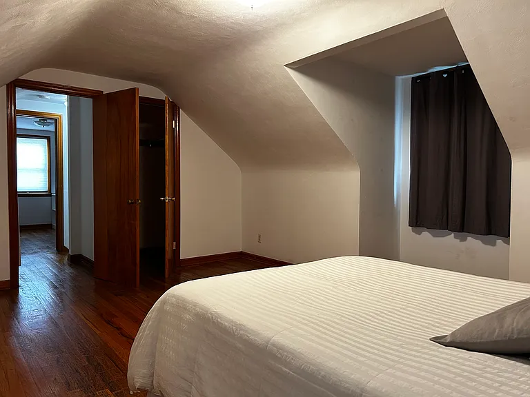 Upstairs Bedroom 2