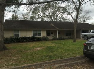 1004 Morningside St, Angleton, TX 77515