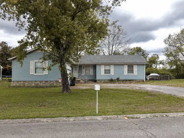 816 Oak Leaf Dr, Old Hickory, TN 37138