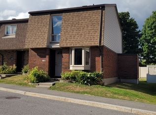 903 J Elmsmere Rd, Ottawa, ON K1J8G4