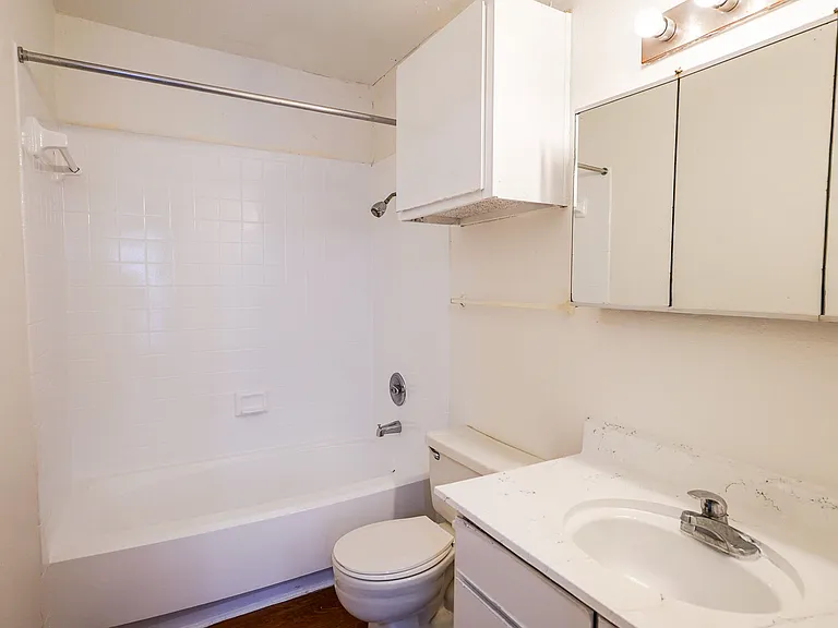 La Esencia Apartments — Photo 17