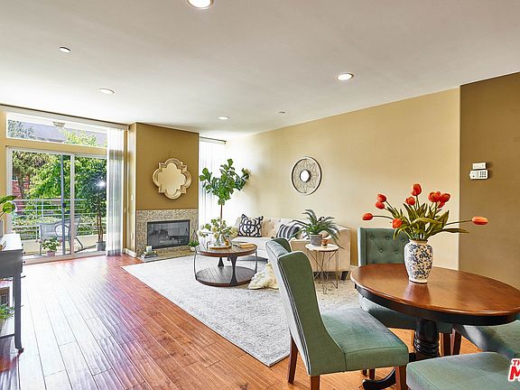3rd image of 401 N Serrano Ave APT 105