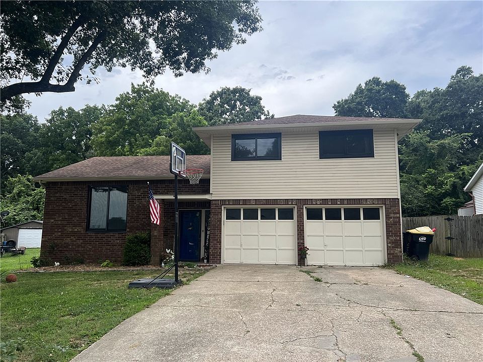 1st image of 923 Quail Ave