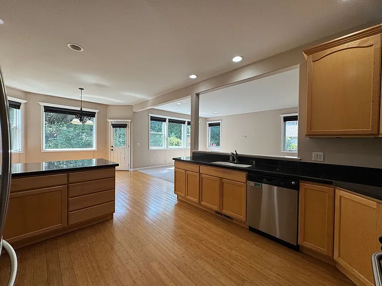 4467 Castlerock Dr — Photo 27