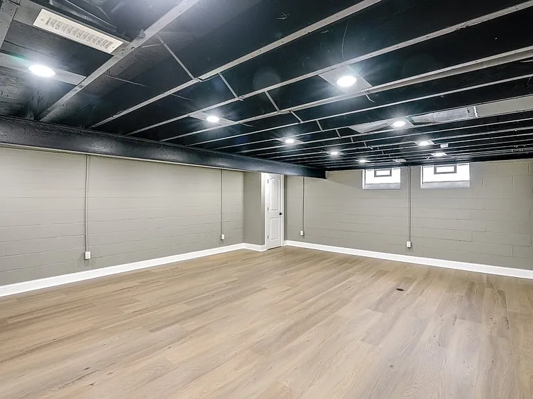 23914 Edgehill Dr — Photo 37