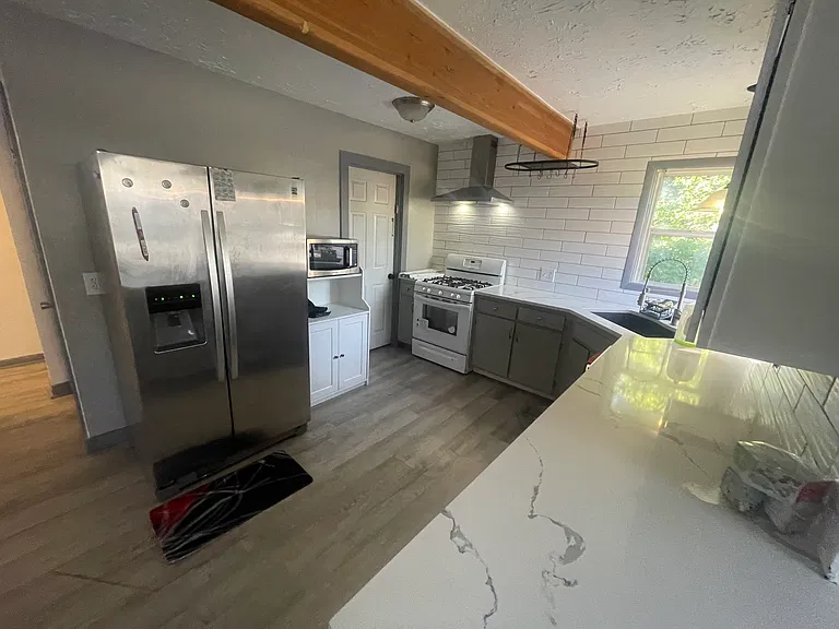 1166 Market St NE — Photo 8