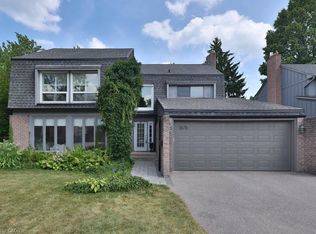 1676 Wembury Rd, Mississauga, ON L5J4G3