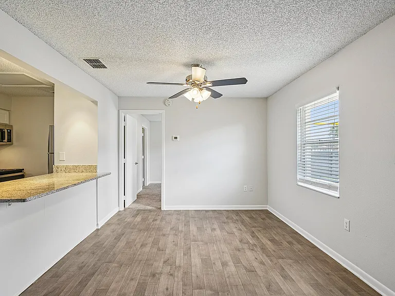 9-web-or-mls-Harden Blvd-S2503-008