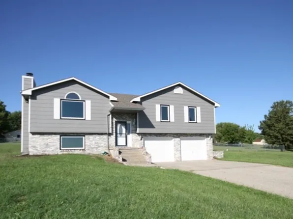 7212 McGeorge Rd, Milford, KS 66514