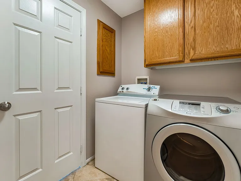 10401 Horseback Ridge Ave — Photo 17