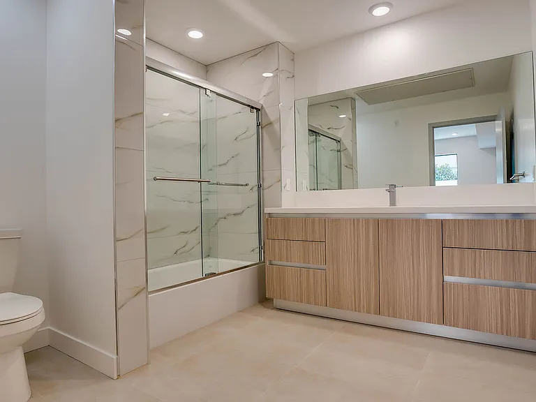 1540 S Hayworth Ave #202 — Photo 10