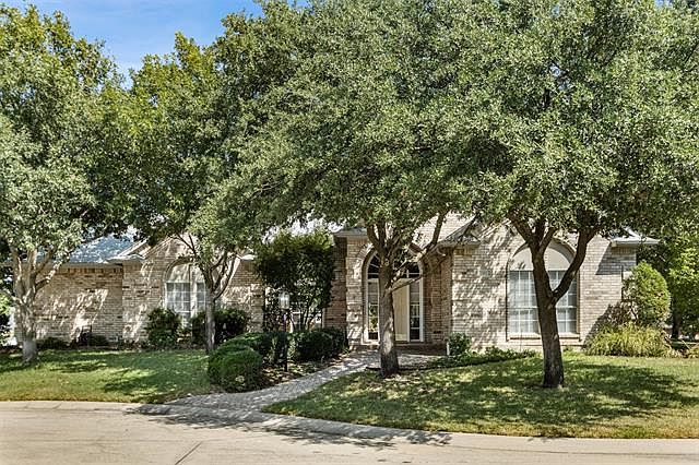 1st image of 750 Greenway Ct