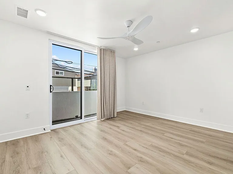 24722 Del Prado Ave #202 — Photo 11