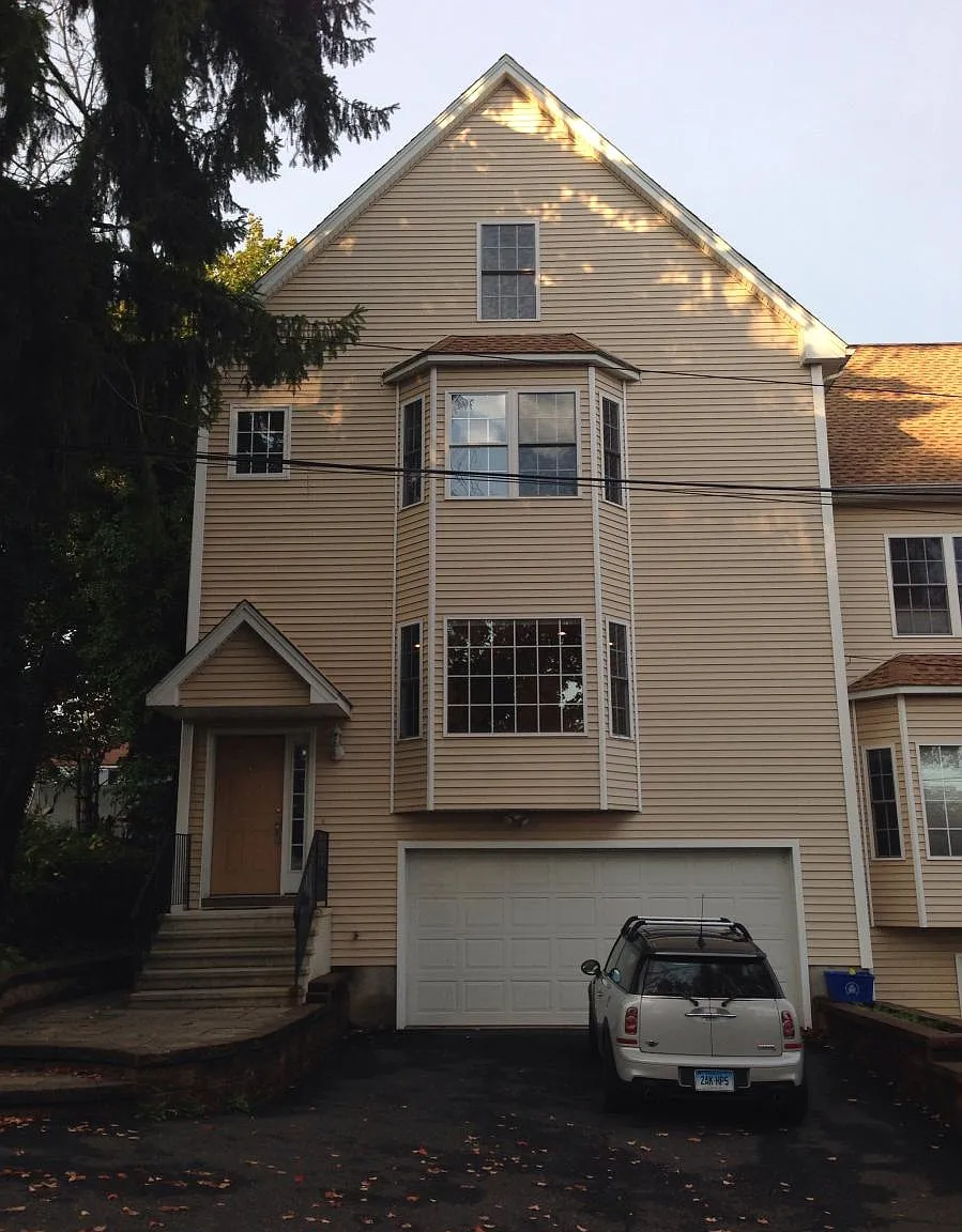 3 bed, 2.5 bath, 2000 sqft, $3,700 — Photo 1