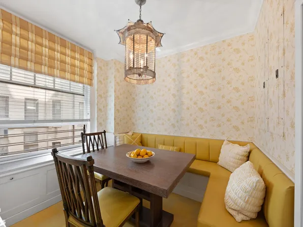 875 Park Avenue image 6 of 11