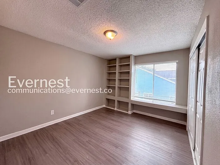 2719 Meadowgrass Ln — Photo 13
