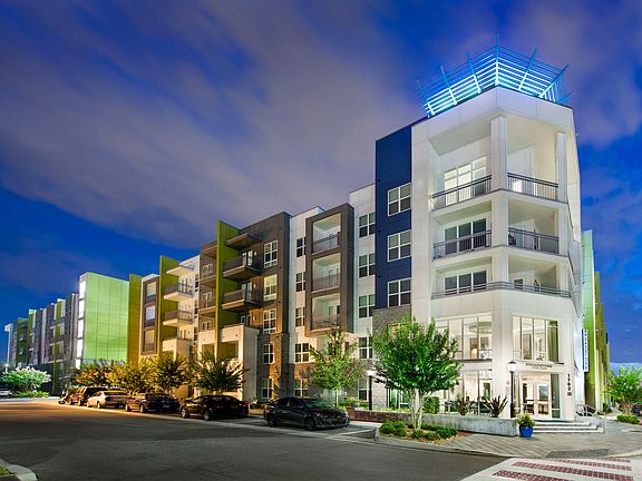 2nd image of 1702 W Cleveland St #3B-3Ba-1594Sqft