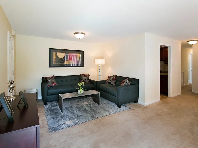 Stratford Apartments — Photo 55