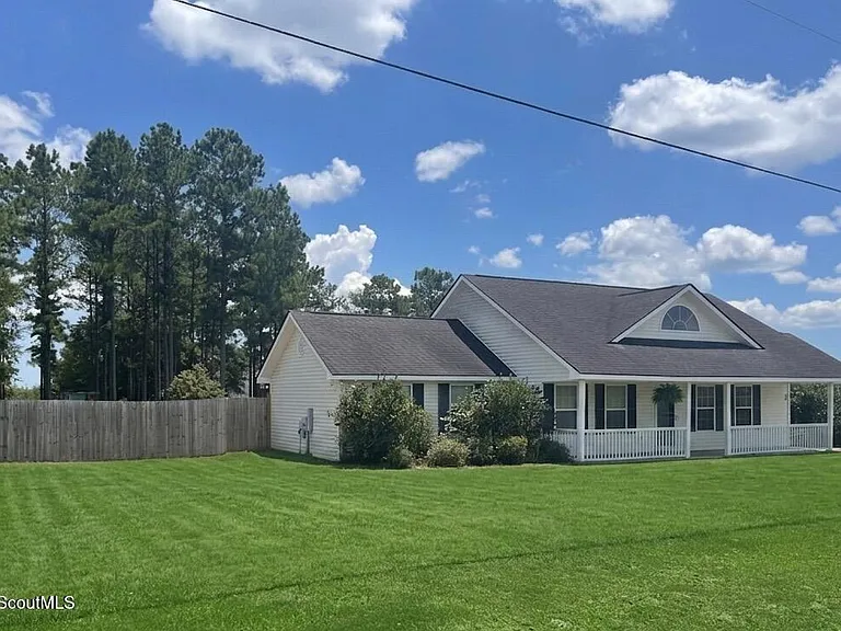 1221 Nautical Dr SE — Photo 4